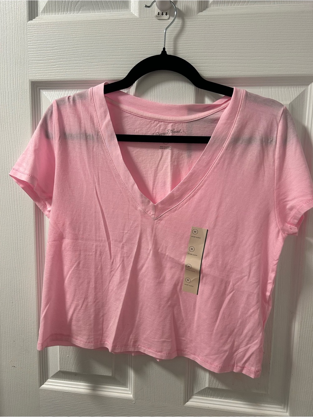 Universal Thread Pink/white V-Neck Short Sleeve Tees.  Medium NWT